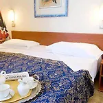 Hotell Palazzo Dei Priori 4*
