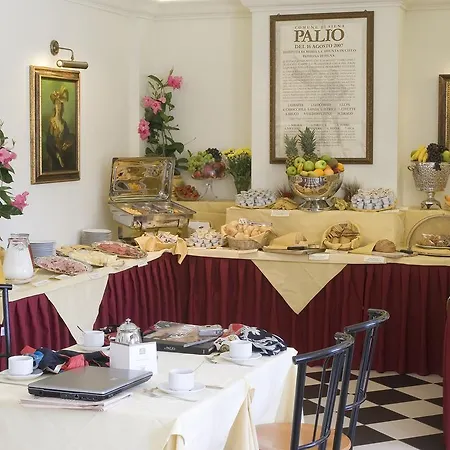 Palazzo Dei Priori Hotel 4*