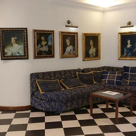 Palazzo Dei Priori Готель